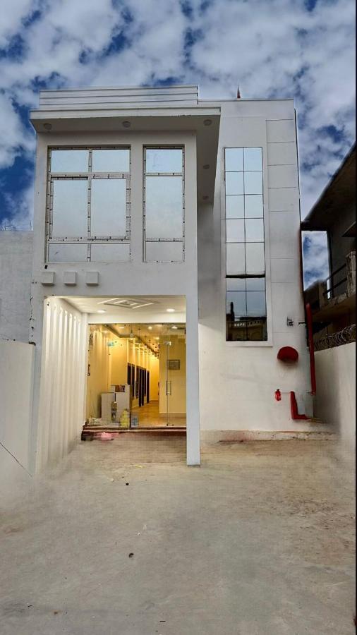 Raghuvar Inn Ayodhya Exterior photo